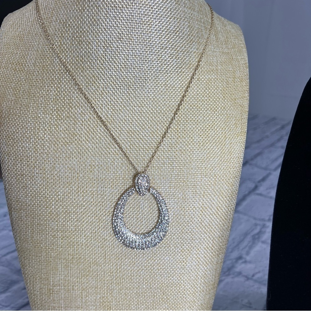 Long gold tone and rhinestone necklace - Picture 6 of 7